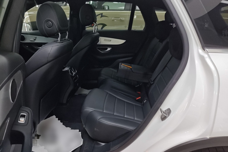奔驰GLC 2020款 改款 GLC 260 L 4MATIC 动感型中控内饰21
