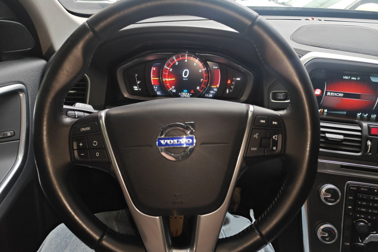 沃尔沃XC60 2016款 T5  智远版中控内饰13