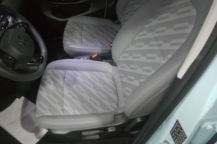 零跑汽车 零跑T03 2025款 403舒享版中控内饰19