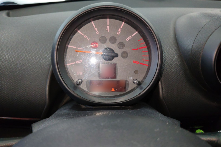 MINI Countryman 2016款 1.6T COOPER ALL4 Fun装备控局部细节14