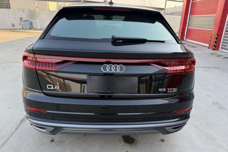 奥迪Q8 2022款 55 TFSI 豪华动感型车身外观6001