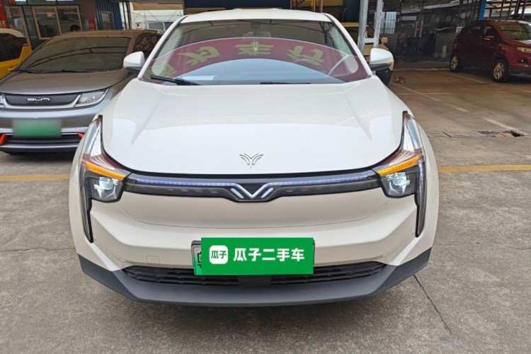 哪吒汽车 哪吒U 2021款 Pro 400 巡航版车身外观2