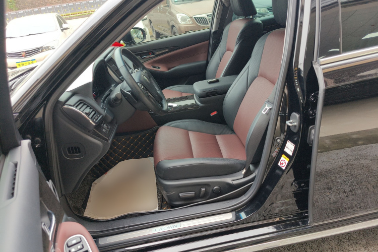 丰田 皇冠 2018款 2.0T 运动版中控内饰19