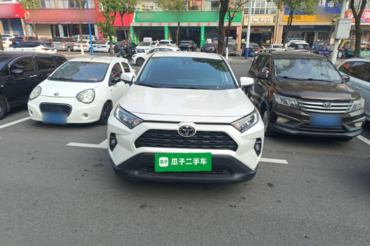 丰田 RAV4荣放 2024款 2.0L CVT两驱都市版车身外观2