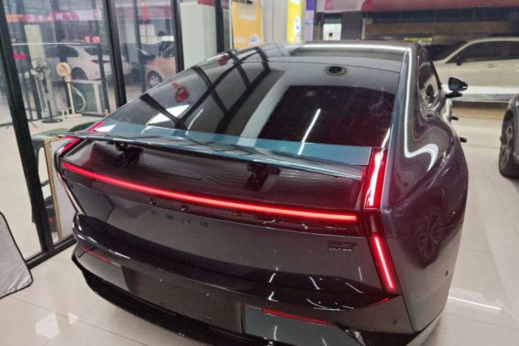 小鹏P7 2025款 702 长续航 Ultra车身外观6