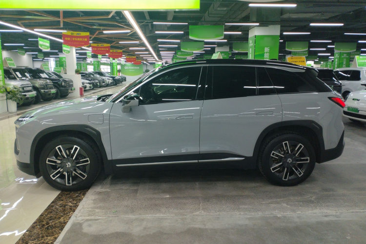 蔚来ES6 2020款 600KM 运动版车身外观4