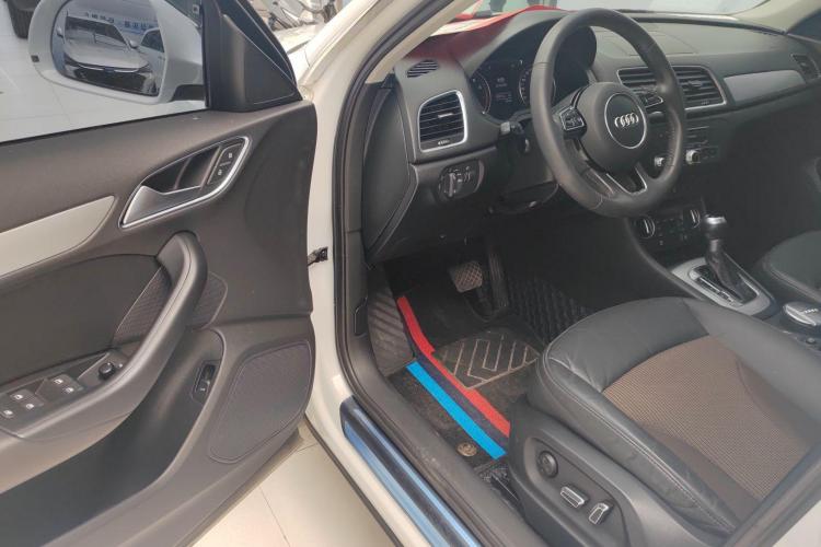 奥迪Q3 2018款 30周年年型 30 TFSI 时尚型中控内饰7002