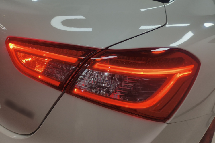 玛莎拉蒂 Ghibli 2014款 3.0T 标准版车身外观6006