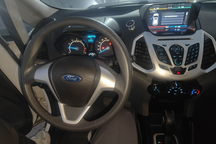 福特 翼搏 2013款 1.5L 自动风尚型中控内饰12