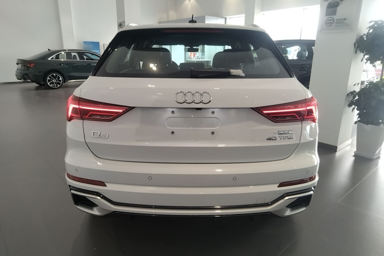 奥迪Q3 2024款 40 TFSI 时尚动感型车身外观6
