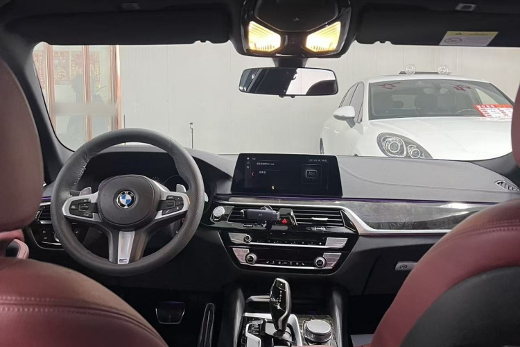 宝马5系 2019款 530Li xDrive M运动套装中控内饰7005