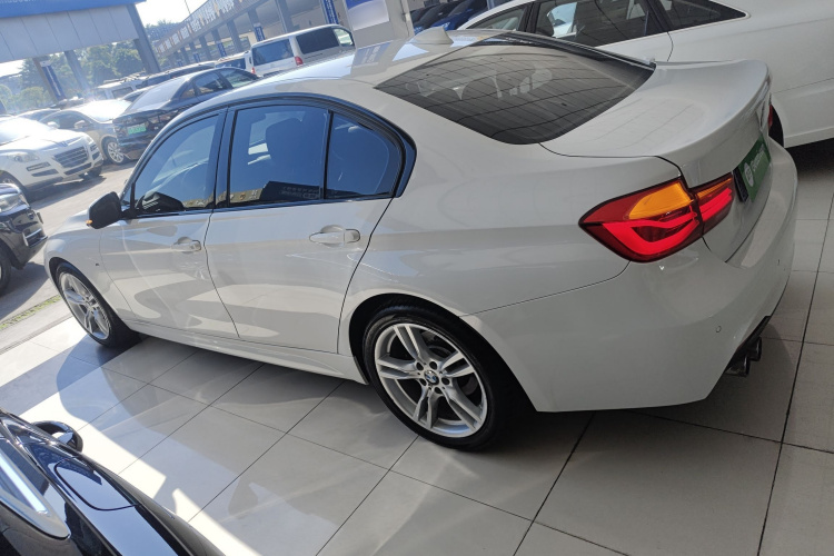 宝马3系 2018款 320i M运动套装车身外观4