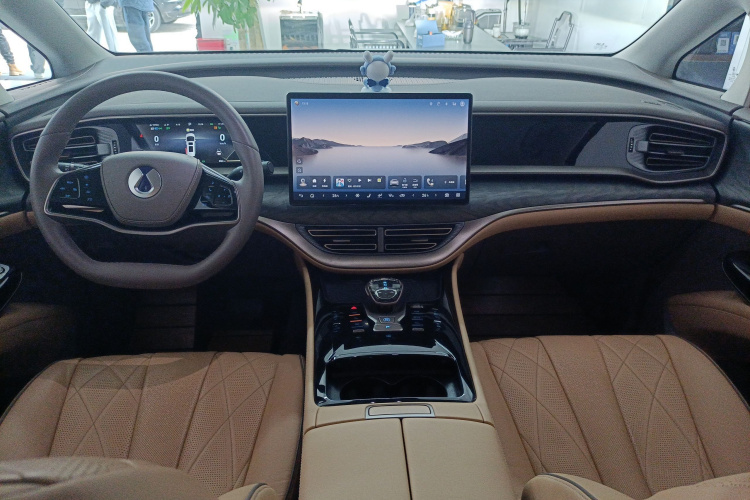 腾势D9 2022款 DM-i 1040 尊贵型中控内饰7002