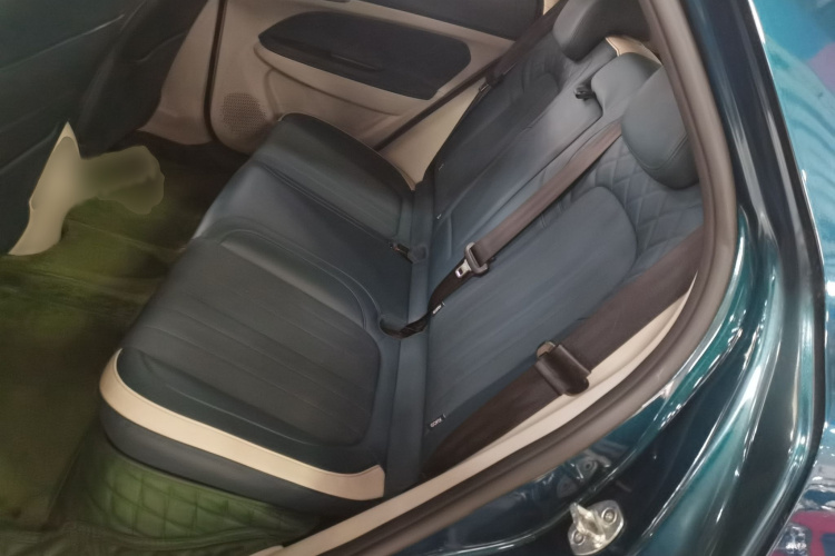 欧拉好猫 2021款 400km标准续航 雅典娜版 磷酸铁锂中控内饰7004