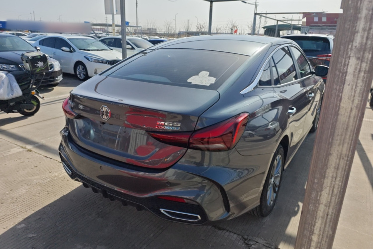 名爵 MG5 2025款 180DVVT 全球豪华版车身外观7