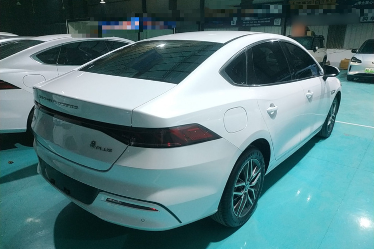 比亚迪 秦PLUS 2023款 冠军版 EV 420KM超越型车身外观7