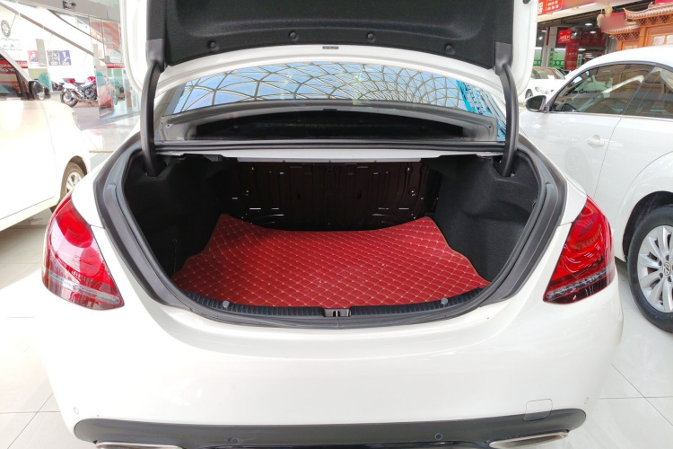 奔驰C级 2020款 C 260 运动版局部细节23