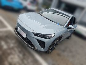 哪吒汽车 哪吒L 2024款 增程 310 闪充红衣版