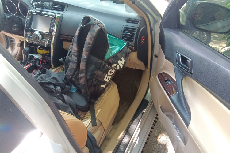 丰田 锐志 2010款 2.5S 风尚菁华版局部细节9005