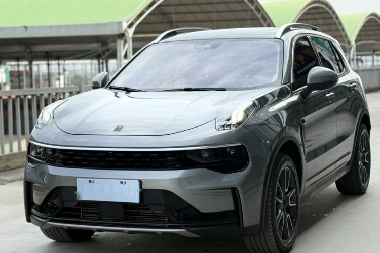 领克01 2021款 2.0TD 两驱型Pro车身外观1