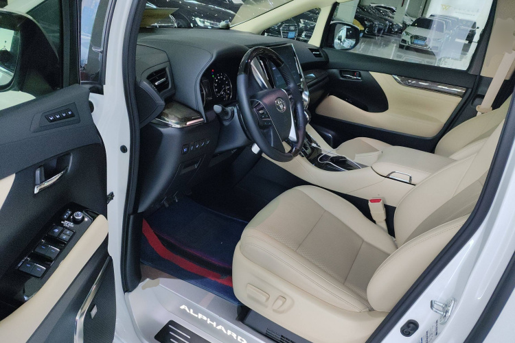 丰田 埃尔法 2021款 双擎 2.5L 尊贵版中控内饰20