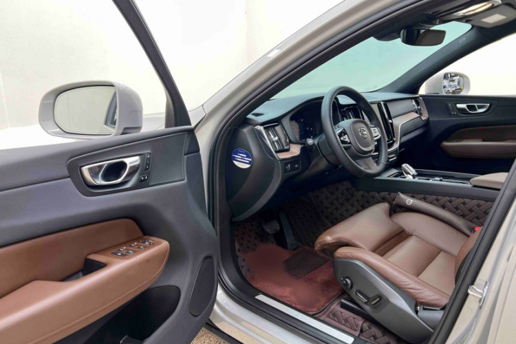 沃尔沃XC60 2022款 B5 四驱智远豪华版中控内饰7003