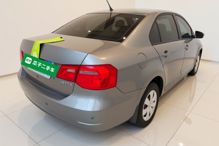 大众 捷达 2013款 1.6L 手动时尚型车身外观7