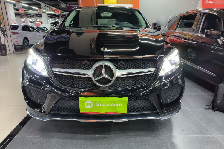 奔驰GLE轿跑 2017款 GLE 320 4MATIC 轿跑SUV车身外观2