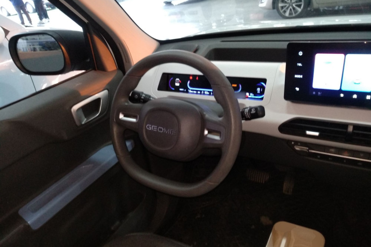 吉利银河 2023款 熊猫mini 200km 耐力熊中控内饰13