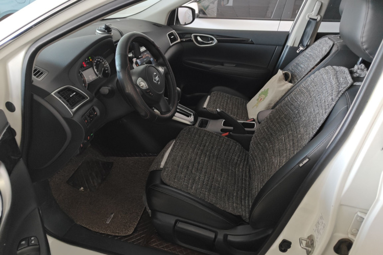 日产 轩逸 2021款 经典 1.6XL CVT豪华版中控内饰19