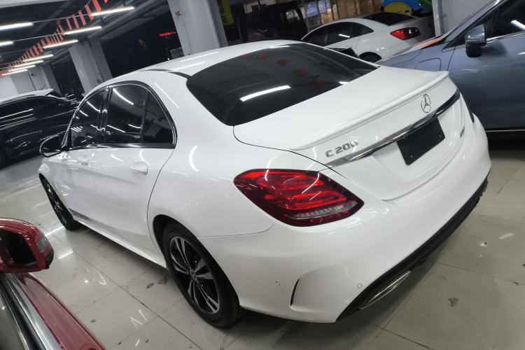 奔驰C级 2018款 C 200 运动版车身外观4