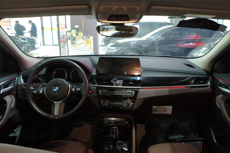 宝马X2 2023款 sDrive25i M运动曜夜版中控内饰12