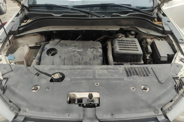 众泰SR7 2016款 1.5T CVT魔方之路版 国V机舱底盘24