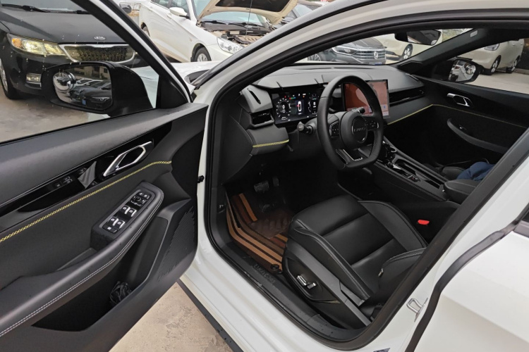 领克03 2023款 1.5TD DCT劲Plus中控内饰20