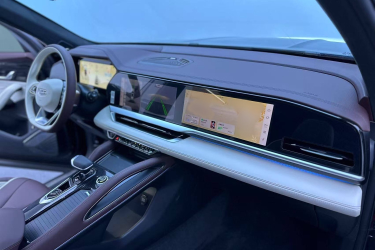 吉利汽车 星越L 2021款 2.0TD DCT EVO两驱智尊型中控内饰7008