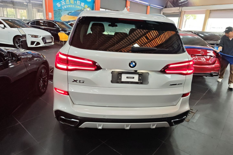 宝马X5(进口) 2020款 xDrive40i M运动套装车身外观6