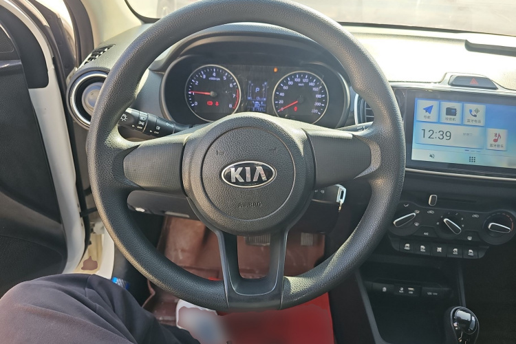 起亚 焕驰 2020款 1.4L 自动舒适天窗版中控内饰13
