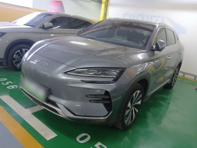 比亚迪 宋PLUS新能源 2023款 冠军版 EV 520KM 尊贵型