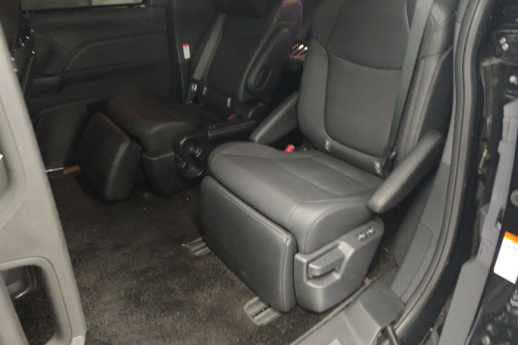 丰田 格瑞维亚 2024款 2.5L混动 尊贵PLUS四驱版中控内饰21