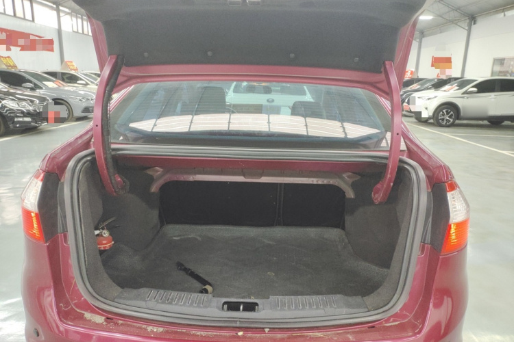 福特 嘉年华 2013款 三厢 1.5L 手动风尚型局部细节23