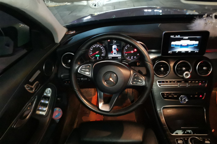 奔驰C级 2018款 C 200 L 运动版中控内饰13
