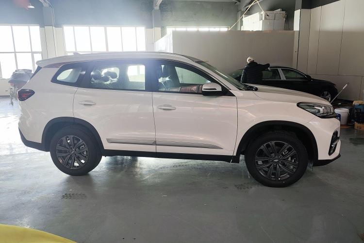 奇瑞 瑞虎8 2024款 230TCI 自动新锐版 7座车身外观6003