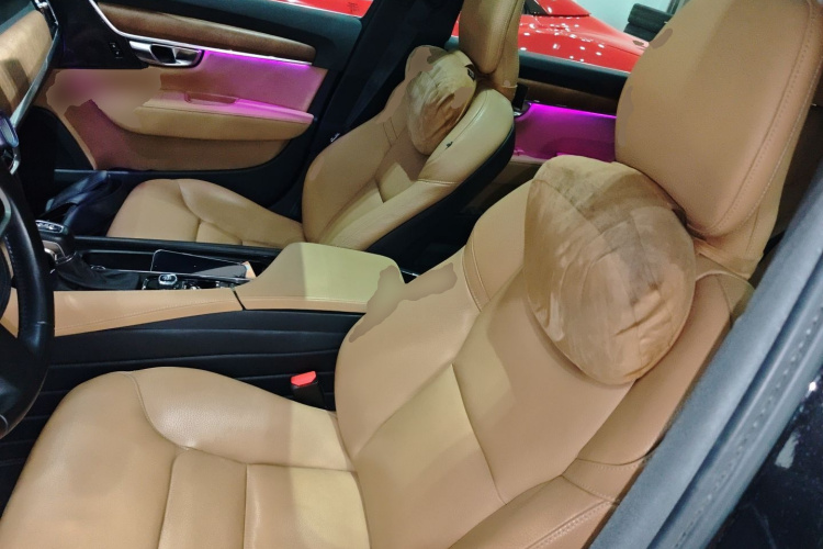 沃尔沃S90 2019款 T5 智远版中控内饰19