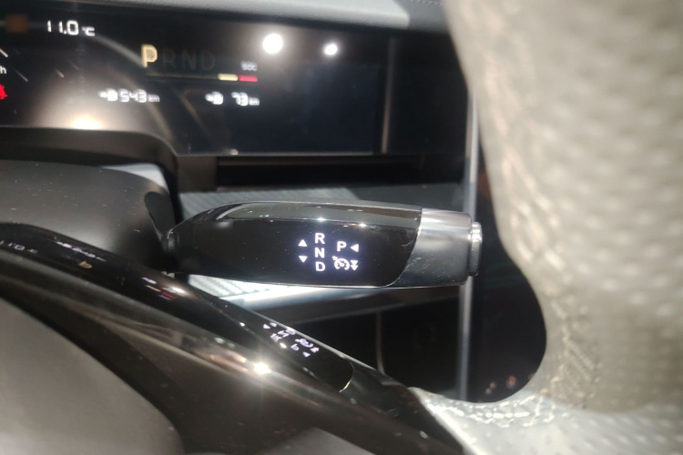 哪吒汽车 哪吒S猎装 2024款 增程300 标准版局部细节18