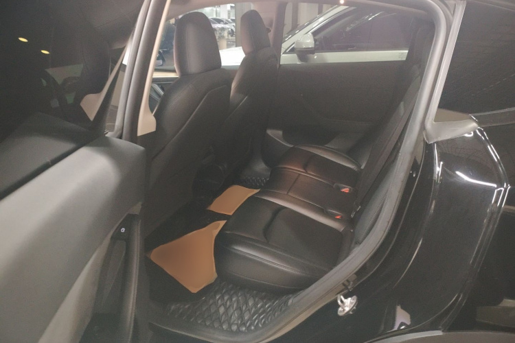 特斯拉 Model Y 2022款 改款 后轮驱动版中控内饰7004