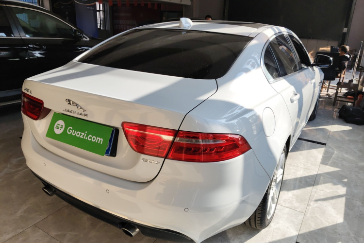 捷豹XEL 2019款 2.0T 200PS 尊享版车身外观7