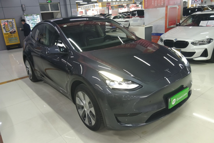 特斯拉 Model Y 2022款 后轮驱动版车身外观3