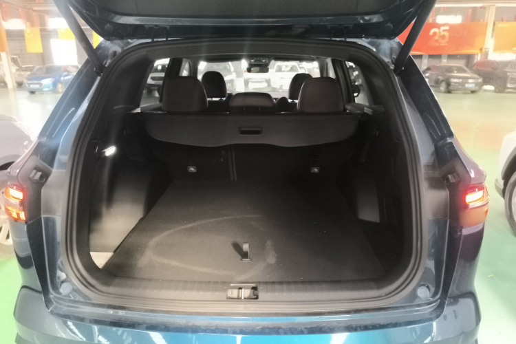 吉利汽车 星越L 2021款 2.0TD 高功自动四驱旗舰型机舱底盘23