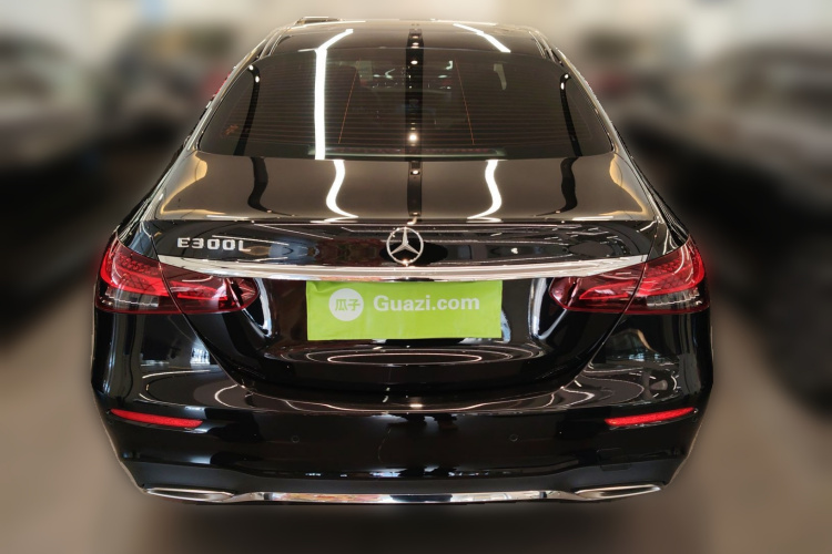 奔驰E级 2021款 改款 E 300 L 运动时尚型车身外观6