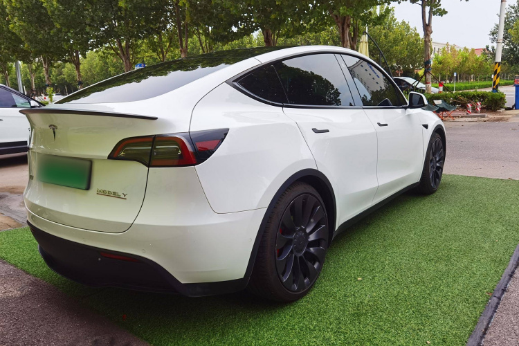 特斯拉 Model Y 2022款 Performance高性能全轮驱动版车身外观6005